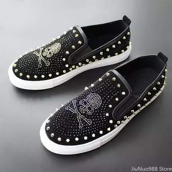 2024 Новые мужские туфли Tide Leather Casual Shoes Весна Осень Крутые туфли на плоской подошве с заклепками и черепом Мокасины для отдыха 38 чёрный