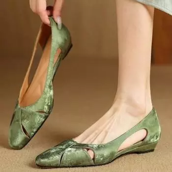 2024 Новые полые дышащие туфли с квадратным носком без застежек, однотонные, с квадратным каблуком, темпераментные, модные и универсальные летние женские туфли 35 зелёный