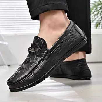 2024 Новые повседневные кожаные мужские туфли Модные и универсальные туфли в корейском стиле с ленивой мягкой подошвой и дышащим дизайном 38 чёрный