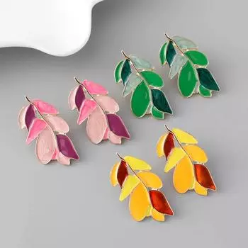 2024 Новые простые серьги-гвоздики в виде листьев из сплава с капающим маслом, осенние маленькие свежие модные серьги для женщин розовый