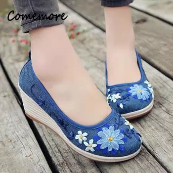 2024 Новые туфли на танкетке с круглым носком, вышитые, в этническом стиле, с цветочным принтом, удобные туфли для отдыха на плоской подошве, нескользящие кроссовки 35