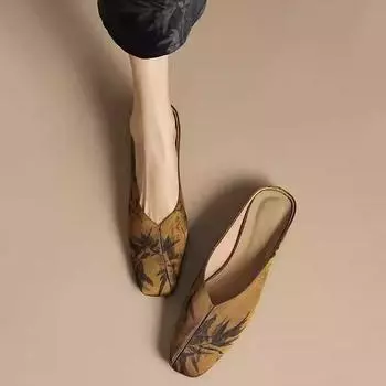 2024 Новые туфли в китайском стиле с квадратной головкой, женские, стильные, для ношения с юбкой, винтажные сандалии с сумкой на голове 35 чёрный