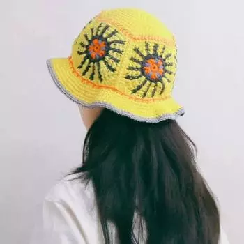 2024 Новые вязаные крючком жаккардовые панамы ручной работы женские весенние и летние модные универсальные популярные вязаные шапки для бассейна 56-58cm жёлтый