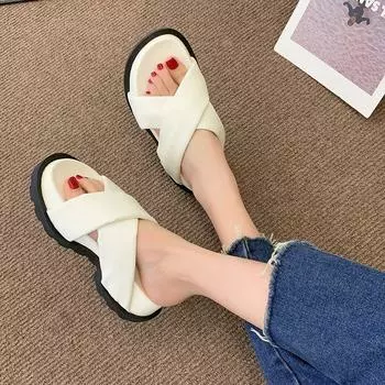 2024 Новые женские нескользящие тапочки на платформе, летние удобные пляжные шлепанцы, женские модные сандалии на толстой подошве для отдыха на открытом воздухе 35 белый
