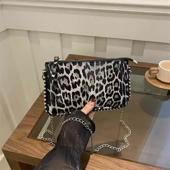 2024 новый французский популярный нишевый дизайн маленькая квадратная сумка тренд иностранный стиль мода простая сумка через плечо с леопардовым принтом подмышкой чёрный