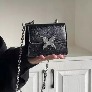 2024 новый нишевый оригинальный дизайн высокого класса чувство прилива, милая и крутая бабочка плиссированная цепочка мини помада наушники квадратная сумка чёрный