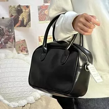 2024 осень новая нишевая универсальная черная сумка на одно плечо кожаная иностранная сумка для переноски небольшая квадратная сумка сумка-мессенджер сумка чёрный