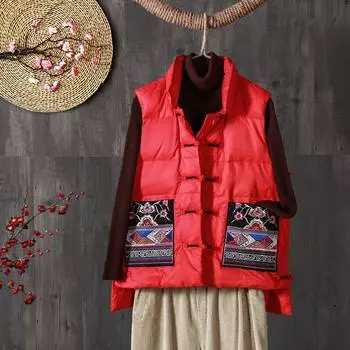 2024 осенне-зимний жилет-пуховик в литературном ретро-этническом стиле с пряжкой из белого утиного пуха с коротким карманом и вышивкой M красный