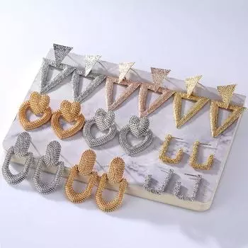 2024 Ретро модные металлические серьги с геометрической резьбой и квадратными серьгами-гвоздиками, вечерние ювелирные изделия, подарок