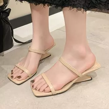 2024 Простые туфли с открытым носком, женские босоножки на танкетке с тонким ремешком, квадратные сексуальные римские тапочки на высоком каблуке, шлепанцы, синие шлепанцы 35 чёрный