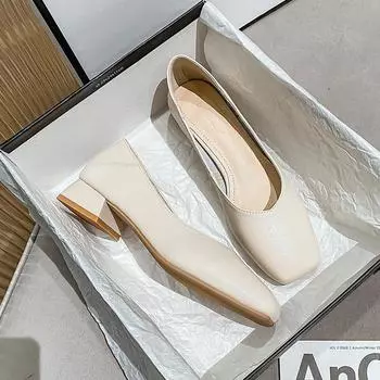 2024 Весна Туфли на толстом каблуке Небольшие рабочие туфли Мягкая кожа Большие женские туфли 41-43 34 бежевый