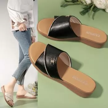 2024 лето новые модные большого размера крутые тапочки женские повседневные на танкетке тапочки на одном ремешке размер 42 плоская подошва тапочки для мамы 35