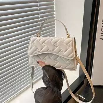 2024 summer new simple fashion messenger bag simple fashion small square bag simple fashion Korean version underarm bag чёрный