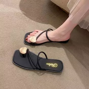 2024 summer wear new pinch foot flat bottom small fragrant style flip-flops fairy style French high-end cool slippers 35