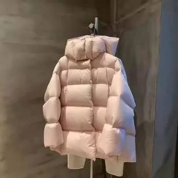 2024 свободная утолщенная куртка-пуховик из гусиного пуха средней и длинной длины в стиле ретро, модная фея, замедляющая старение, темпераментная куртка S чёрный