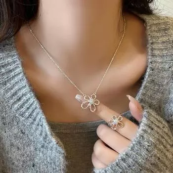 2024 Трендовое ожерелье с подсолнухом, женские серьги-кольца, набор простого темперамента, микро-набор, полый пятилепестковый цветок, кулон, ожерелье с ключицей