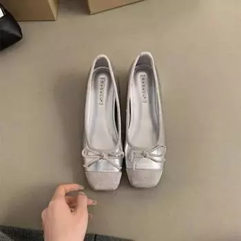 2024 Туфли на низком каблуке с закрытым носком Женские туфли на плоской подошве Платье из резины ПУ Туфли на низком каблуке Женские туфли на плоской подошве Платье из ПУ 35 серебряный