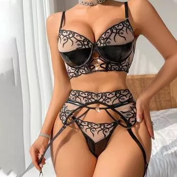 2024 Ультратонкий прозрачный стальной комплект женского нижнего белья с сексуальным кружевным вышитым бюстгальтером и трусиками, регулируемое женское нижнее белье L