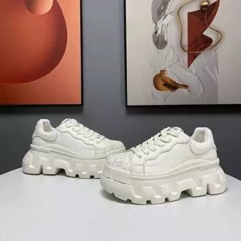 2024 Весна Дизайнерская обувь в стиле панк Женские повседневные кроссовки Туфли на платформе Женские туфли на танкетке Женские нескользящие удобные туфли 35 белый