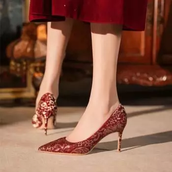 2024 Весна и осень сезон новые модные остроносые цветные тонкие каблуки легкие удобные женские свадебные туфли 34 красный