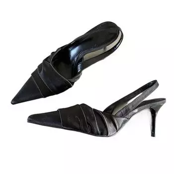 2024 Высококачественные атласные плиссированные туфли-лодочки с острым носком, женские туфли с открытой пяткой на тонком каблуке, сексуальные женские сандалии для банкета и вечеринки 35 абрикосовый