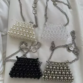 2024 весна и лето плетеная треугольная сумка с жемчугом женская косая металлическая цепочка мини маленькая сумка ниша ретро ручная работа серебряный