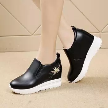 2024 весна и лето увеличивают высоту универсальные новые вышитые однопедальные дышащие низкие туфли-одиночки наклонный глаз женская повседневная обувь 35 белый