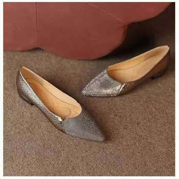 2024 весна новые туфли-лодочки из мягкой кожи в стиле феи на низком каблуке женские с плоской подошвой и острым носком легкий толстый каблук модные со стразами 34 темно-серого