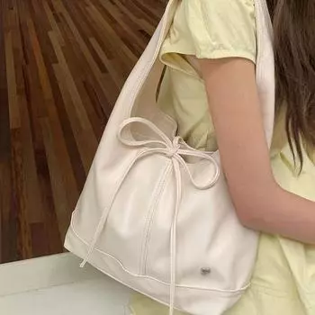 2024 Женская универсальная повседневная сумка через плечо - французский бант, большая вместимость, маленькая сумка Niche Commuter грязно-белый