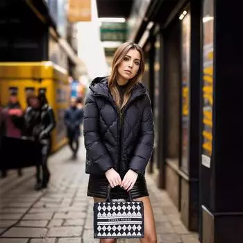 2024 Женская зимняя куртка Женская куртка с капюшоном на молнии Утепленная теплая куртка Женская однотонная хлопковая куртка в форме ромба Верхняя парка M бежевый