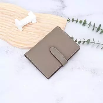 2024 Женские кошельки из натуральной кожи, высококачественный первый слой коровьей кожи, короткий кошелек, роскошный текстурированный бумажник для паспорта хаки