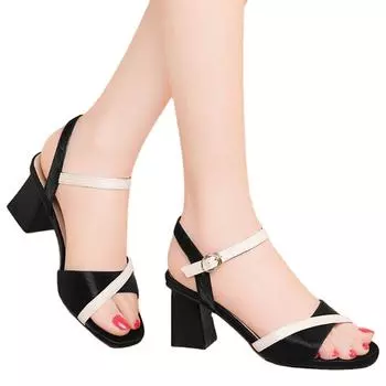 2024 Женские сандалии Летние удобные повседневные туфли с пряжкой в одну линию на толстом каблуке с высоким глянцем Плоские элегантные сандалии для женщин 35