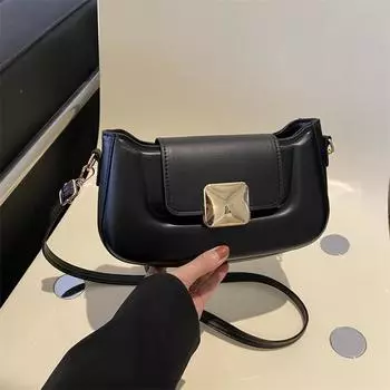 2024 зима новый темперамент модная цепочка на одно плечо через плечо в иностранном стиле однотонная простая текстура магнитная пряжка маленькая сумка через плечо розовый