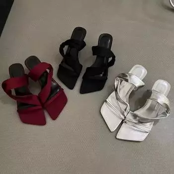 2024Новинка, квадратный носок, странный стиль, женские тапочки, прямой ремешок, шелковые, модные, однотонные, сексуальные, нишевый дизайн, летняя женская обувь 35 чёрный