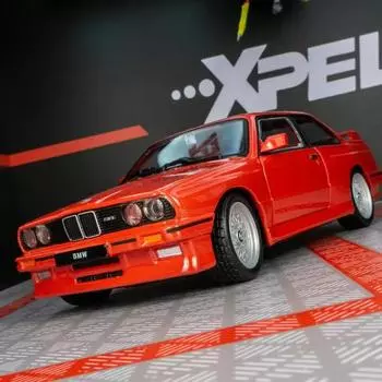2025 1:24 BMW M3 1988 уличная машина литая модель автомобиля из сплава металла 3 передачи инерционный руль коллекция хобби украшения мальчики дети подарок игрушка белый
