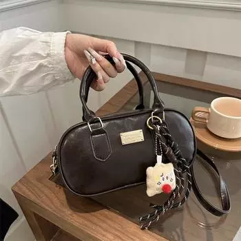 2025 autumn and winter new casual pendant retro simple large capacity shoulder portable messenger small square bag women