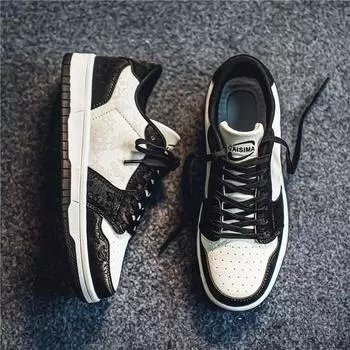 2025 Douyin same high-quality live broadcast leather casual board shoes, snake year limited snake pattern Hong Kong style white shoes men s shoes 39