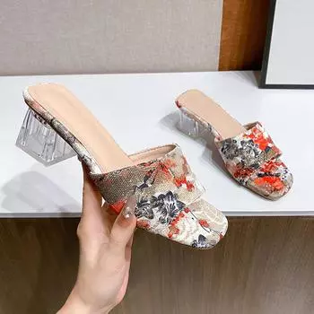 2025 foreign trade summer new European and American style color matching one-word women s large size thick high heel square head cool slippers 35