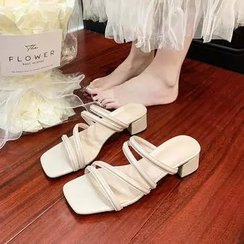 2025 год, летняя обувь для внешней торговли, новые европейские и американские стильные однотонные женские тапочки большого размера с толстым каблуком и квадратной головкой 35 чёрный