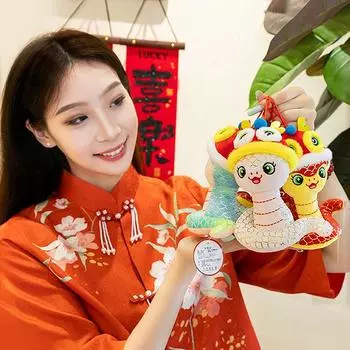 2025 год зодиака змея талисман плюшевая игрушка мультяшный печатный маленький талисман змея плюшевая маленькая подвеска сумка украшение