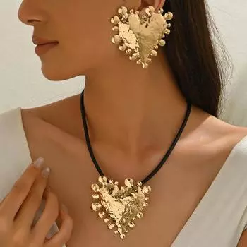 2025 Hot Sale Ladies Necklace Earrings He Designs Pendant Chains in Geometric Love Rings Versatile