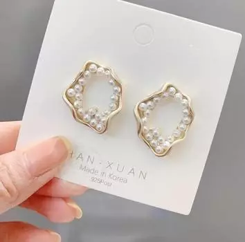 2025 Irregular Conch Pearl Earrings: Trendy Women s Cold Style, Light Luxury null