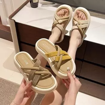 2025 классные тапочки женская летняя одежда нишевая корейская версия интернет-знаменитости мода универсальные мятные тапочки в стиле мамбо с одним словом 35 хаки