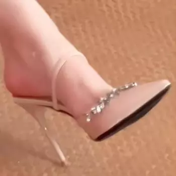 2025 летние новые остроконечные стразы на высоком каблуке, тонкий каблук, шампанское, одно слово, сандалии, полудраг, крутые тапочки, верхняя одежда для женщин 35