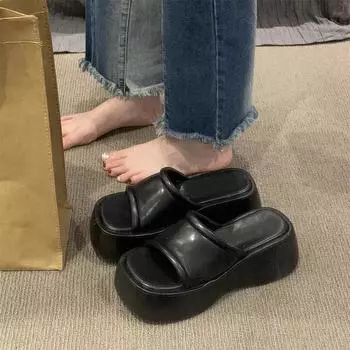 2025 летние новые толстые классные тапочки женские носят односложные шлепанцы на высоком каблуке полутапочки на танкетке 35 чёрный