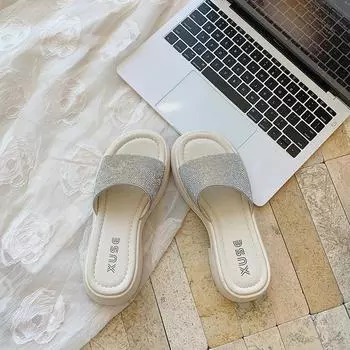 2025 летние новые женские тапочки на толстой подошве со стразами и подошвой из кексов, тапочки с одной педалью, студенческая обувь, корейская версия той же интернет-знаменитости 35