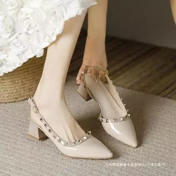 2025 Летние туфли из лакированной кожи на высоком каблуке - Босоножки с заклепками и острым носком для женщин Size 38