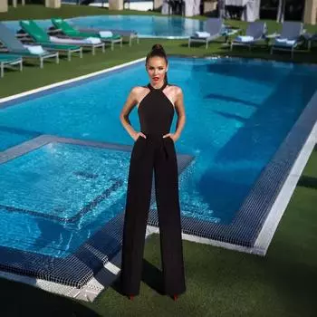 2025 летняя новая женская одежда, сексуальный комбинезон без рукавов с вырезом, узкие брюки, однотонный цвет S чёрный