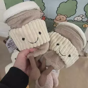 2025 Милая и забавная мультяшная плюшевая сумка через плечо с чашкой молочного чая - Игривая сумка через плечо