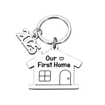 2025 Наш первый домашний брелок для ключей на новоселье, брелок из нержавеющей стали, персонализированный металлический брелок, креативный подарочный брелок